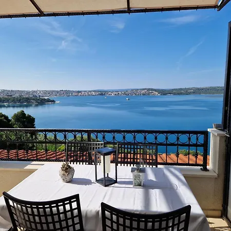 全景2号公寓 * 特罗吉尔