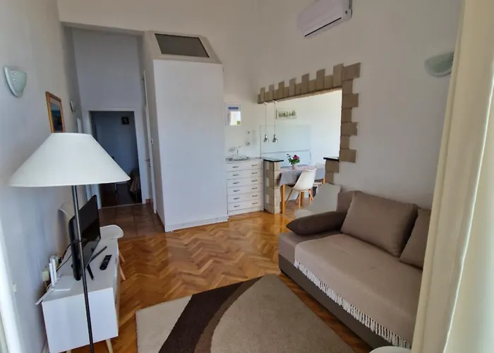Panorama 2 *